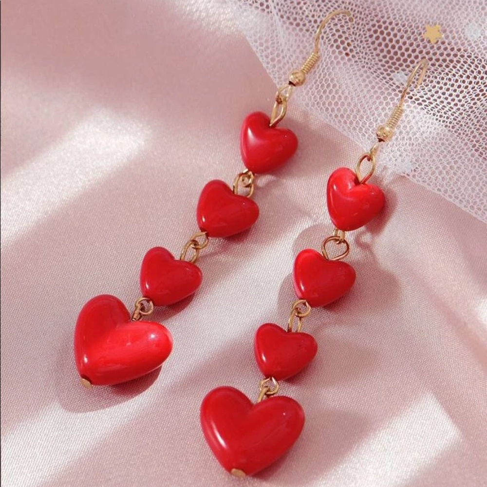 3/$30 NEW CUTE RED HEARTS DROP EARRINGS